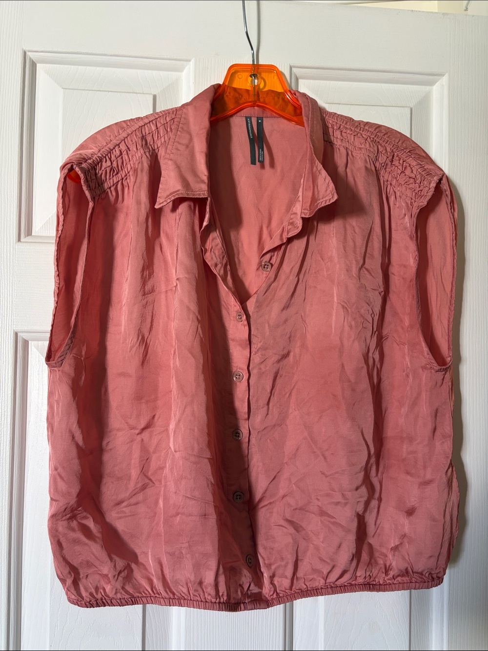 Lightweight Women's Dusty Rose Button-Front Sleeveless Shirt viscose
